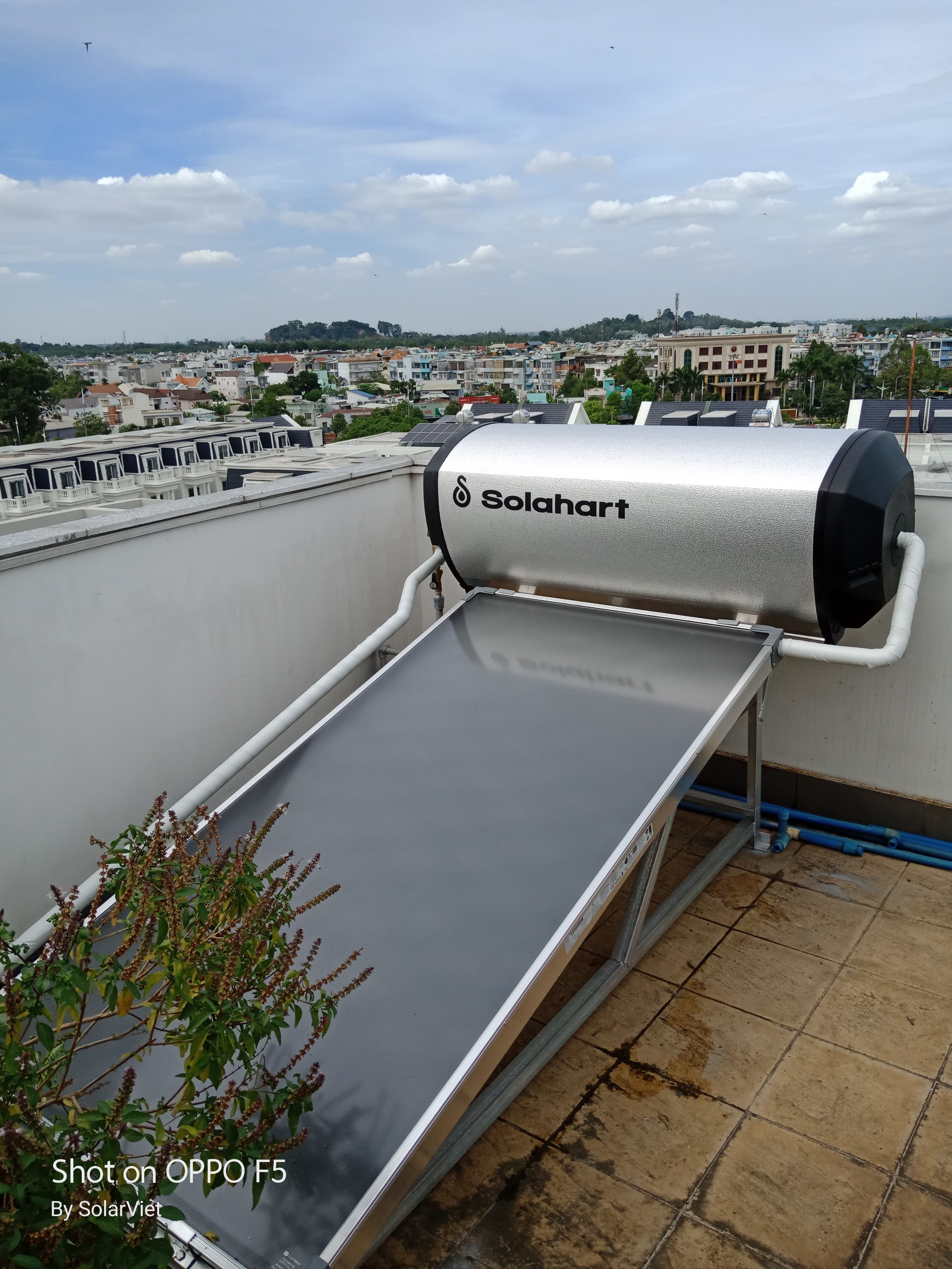 Read more about the article Máy nước nóng solahart Premium 180L lắp tại Biên Hòa