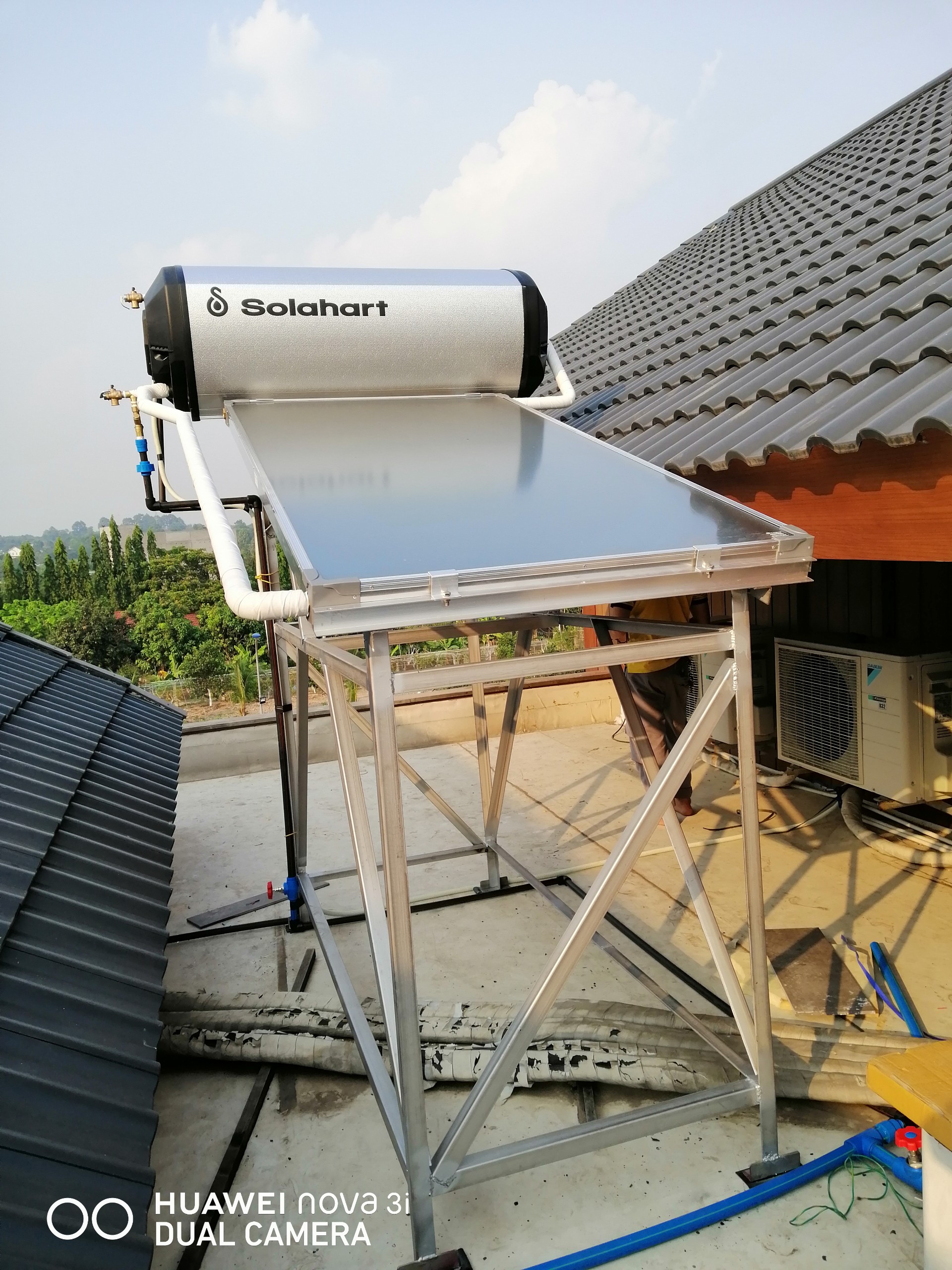 Read more about the article Solahart 180L – Máy nước nóng năng lượng mặt trời tại Thủ Dầu Một, Bình Dương