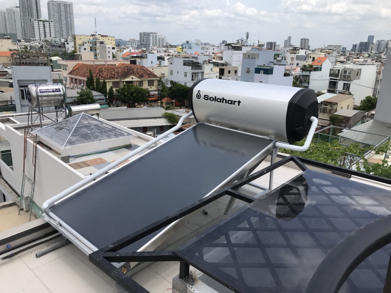 Read more about the article Máy Solahart Premium 180L được bàn giao cho hộ gia đình khách hàng tại phường Tân Quy, Quận 7