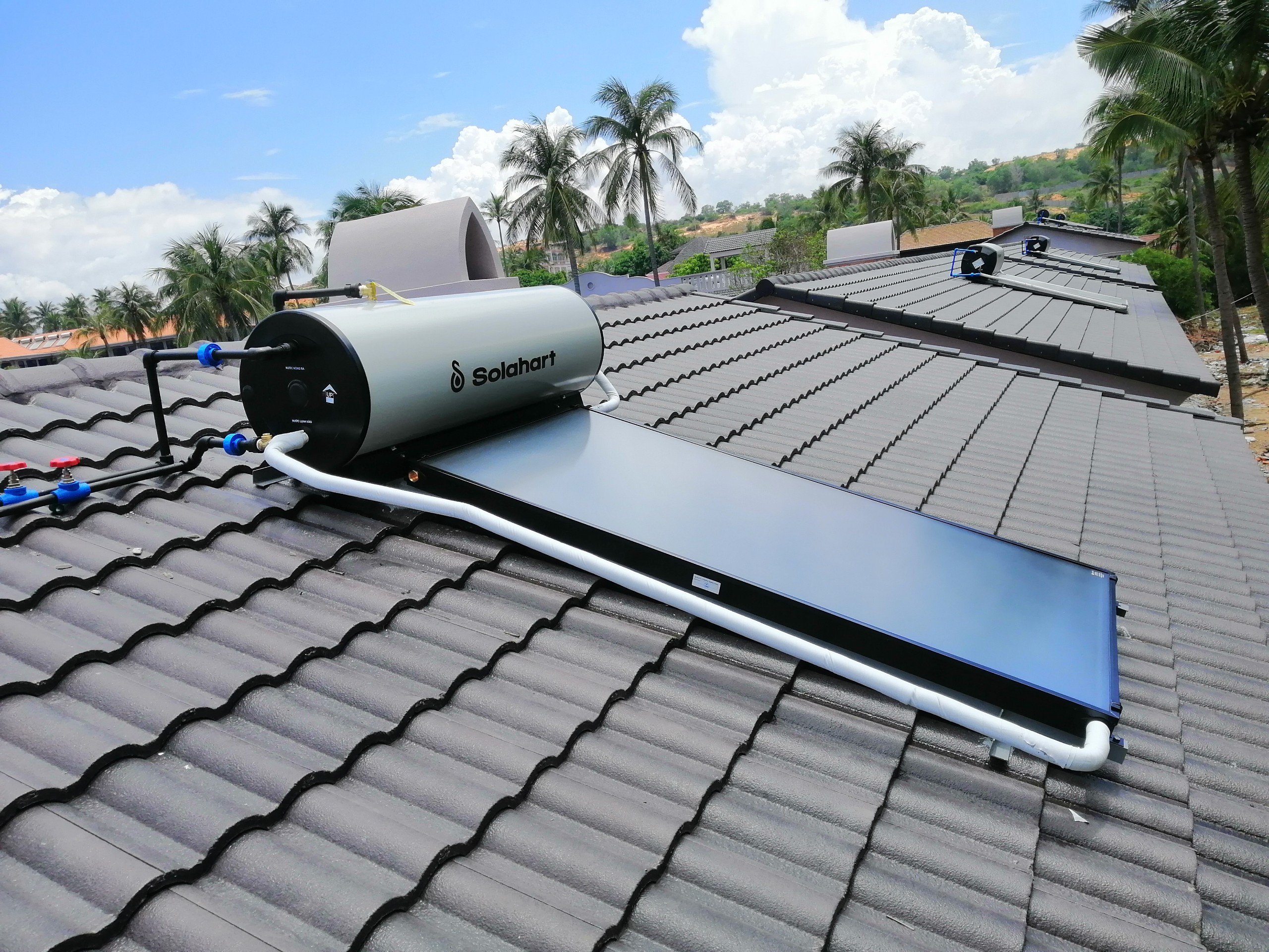 Read more about the article Giàn Máy Nước Nóng Năng Lượng Mặt Trời Solahart – Dự Án LE VIVA Resort Mũi Né – TP. Phan Thiết