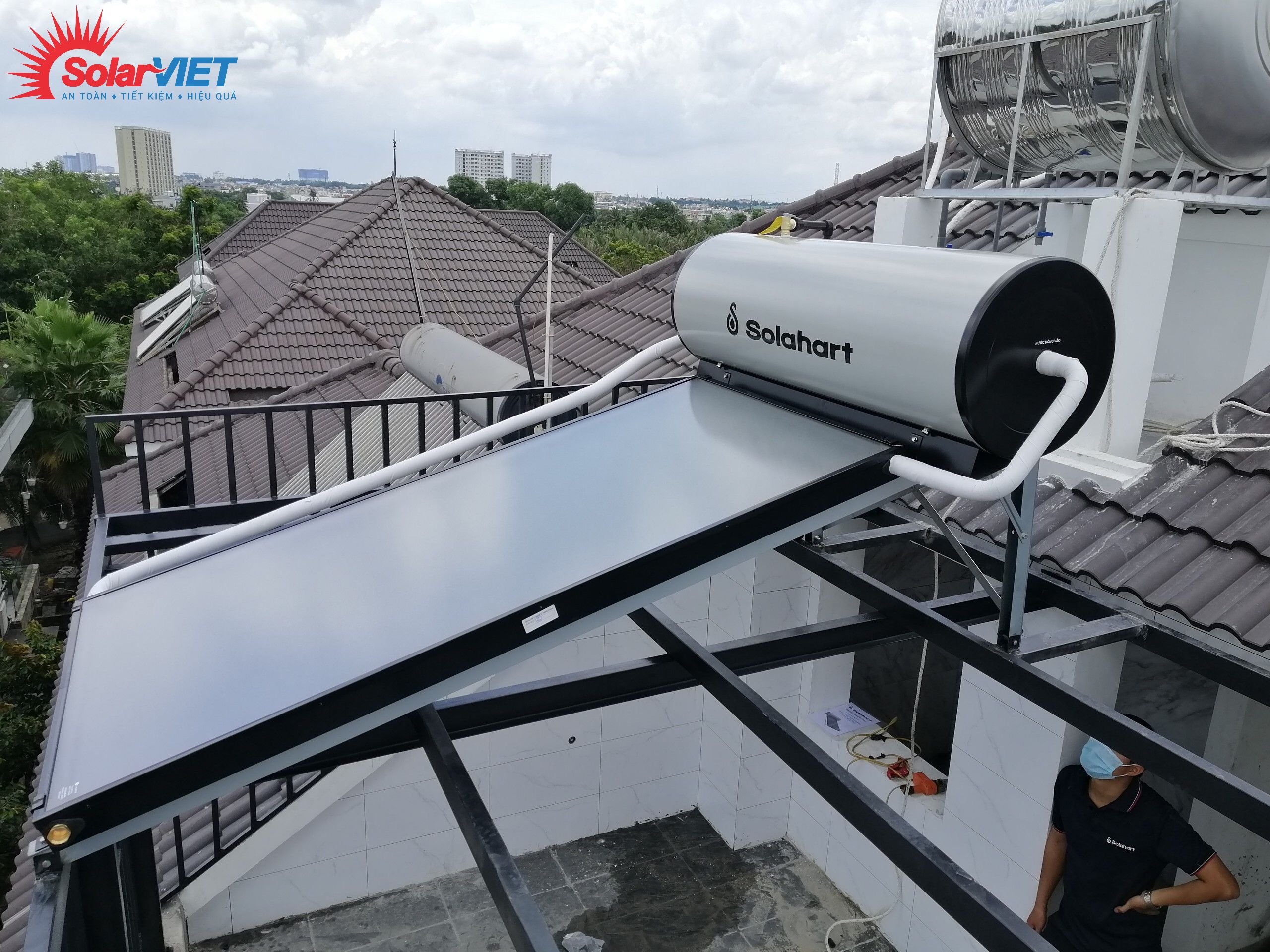 Read more about the article Solahart Sunheat Model 151L- Máy nước nóng năng lượng mặt trời tấm phẳng của Australia