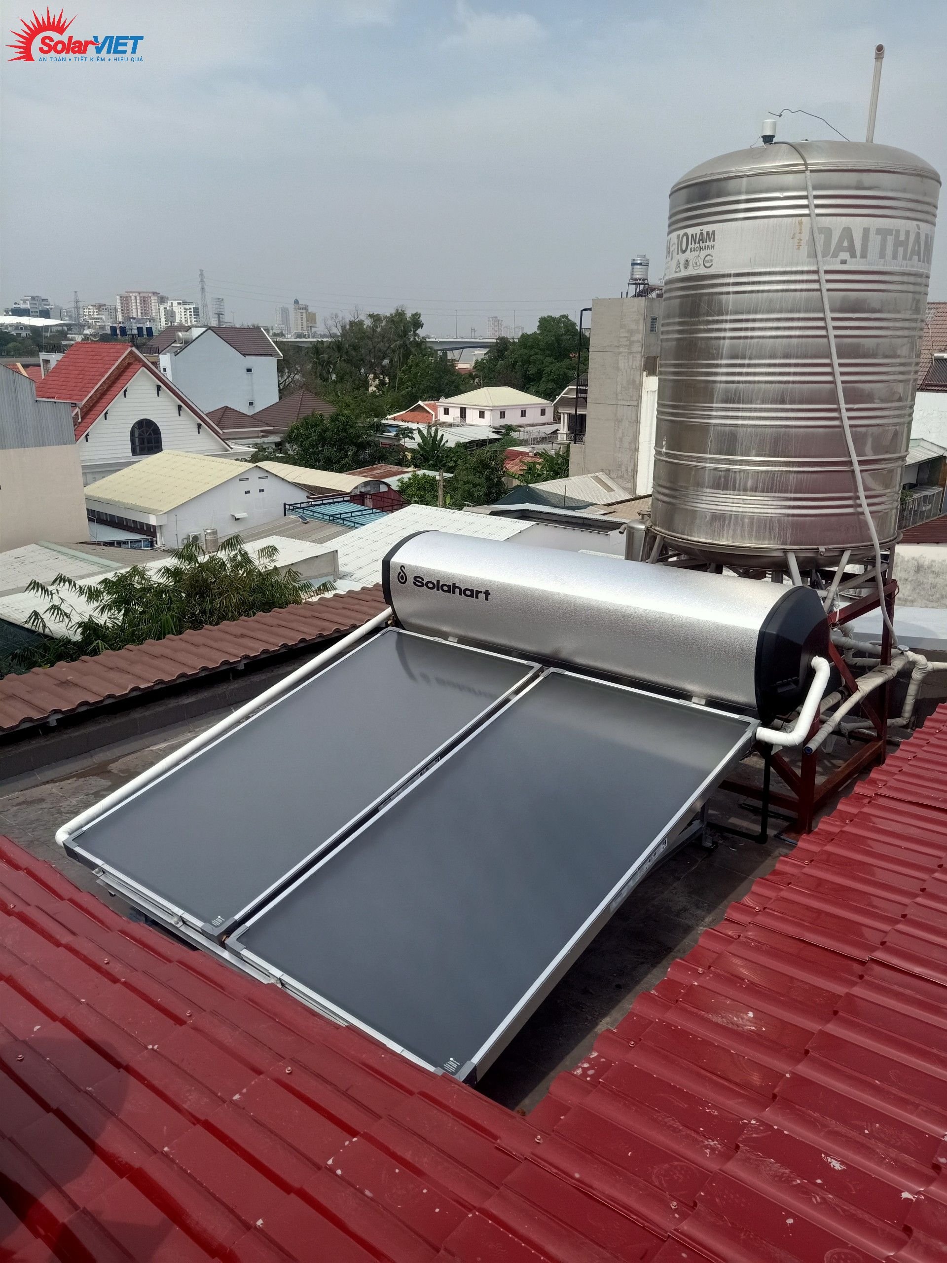 Read more about the article Solahart 300L – Thương hiệu máy nước nóng NLMT tấm phẳng của Úc
