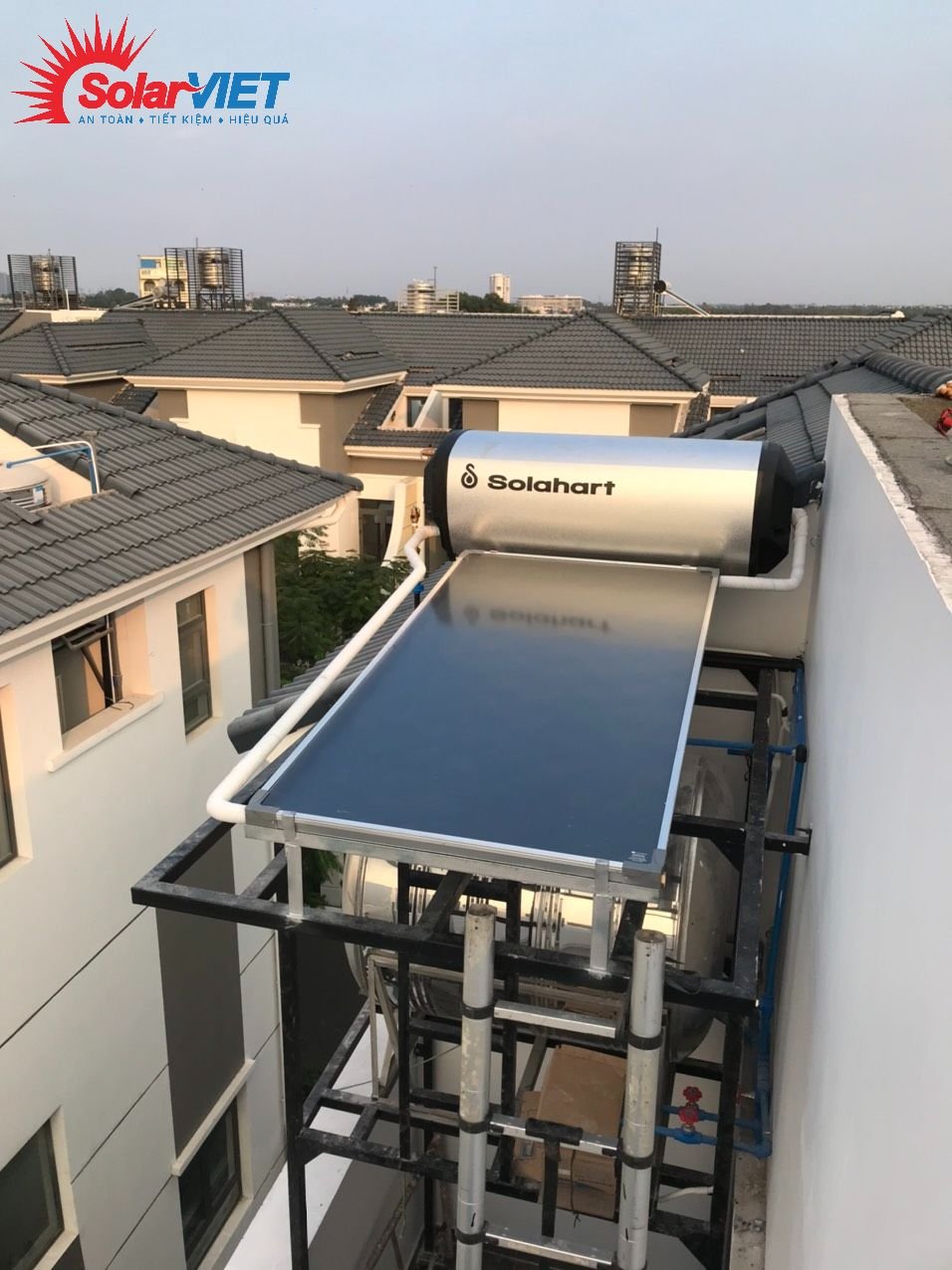 Read more about the article Máy nước nóng 180L – Solahart Premium lắp tại Khang Điền Verosa Park Quận 9